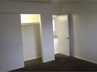 1738 Longview Rd APT 7, Waukegan, IL 60087