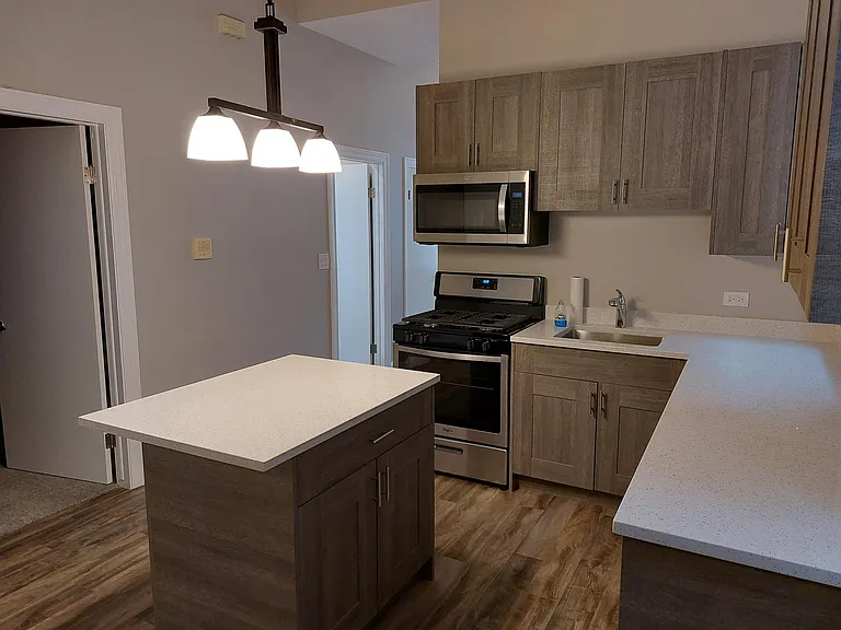 1844 W Augusta Blvd #1F — Photo 4
