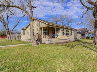 532 S 5th St, La Porte, TX 77571