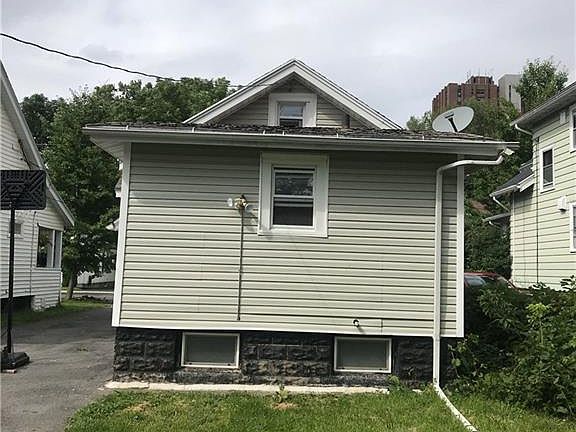 2nd image of 322 E Florence Ave