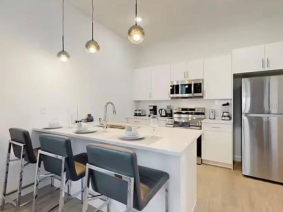 4th image of 613 Trikomo Dr