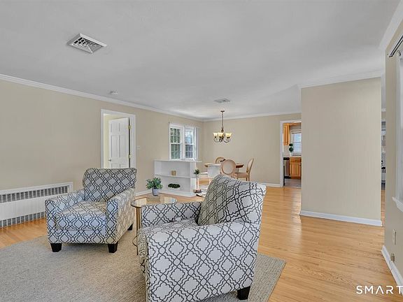 5th image of 83 Lardner Road