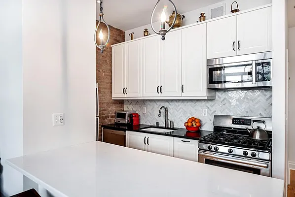 Sold by Lander Real Estate | media 22