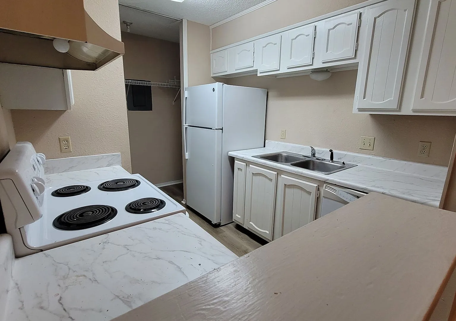 Wonderful Windchase Bay 2 Bed 2 Bath Condo for Rent — Photo 2