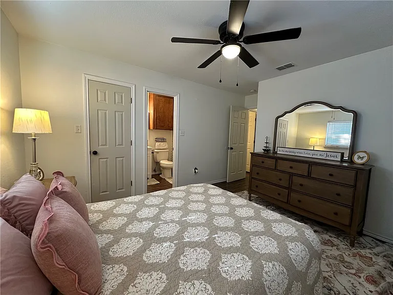 1213 Montreal Dr — Photo 25