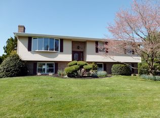 1231 Janet Dr, Mount Joy, PA 17552