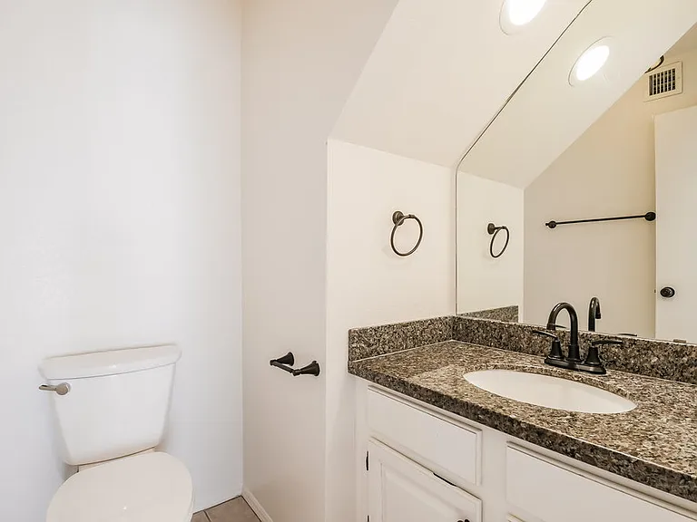 1534 E Campbell Ave — Photo 15
