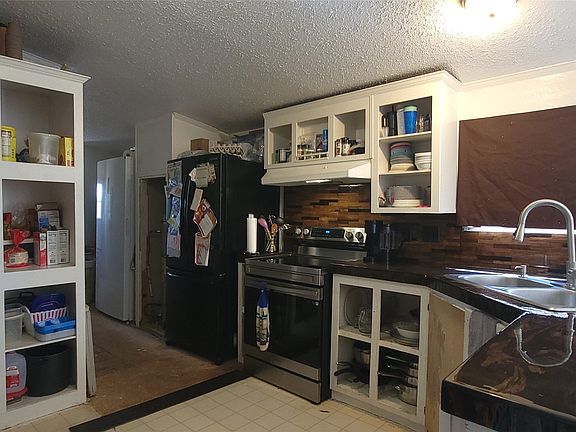 2nd image of 303 Caballo Way