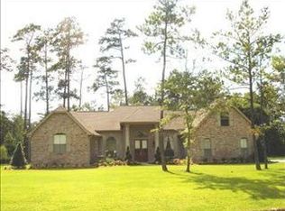 572 Pelican Ridge Dr, Madisonville, LA 70447