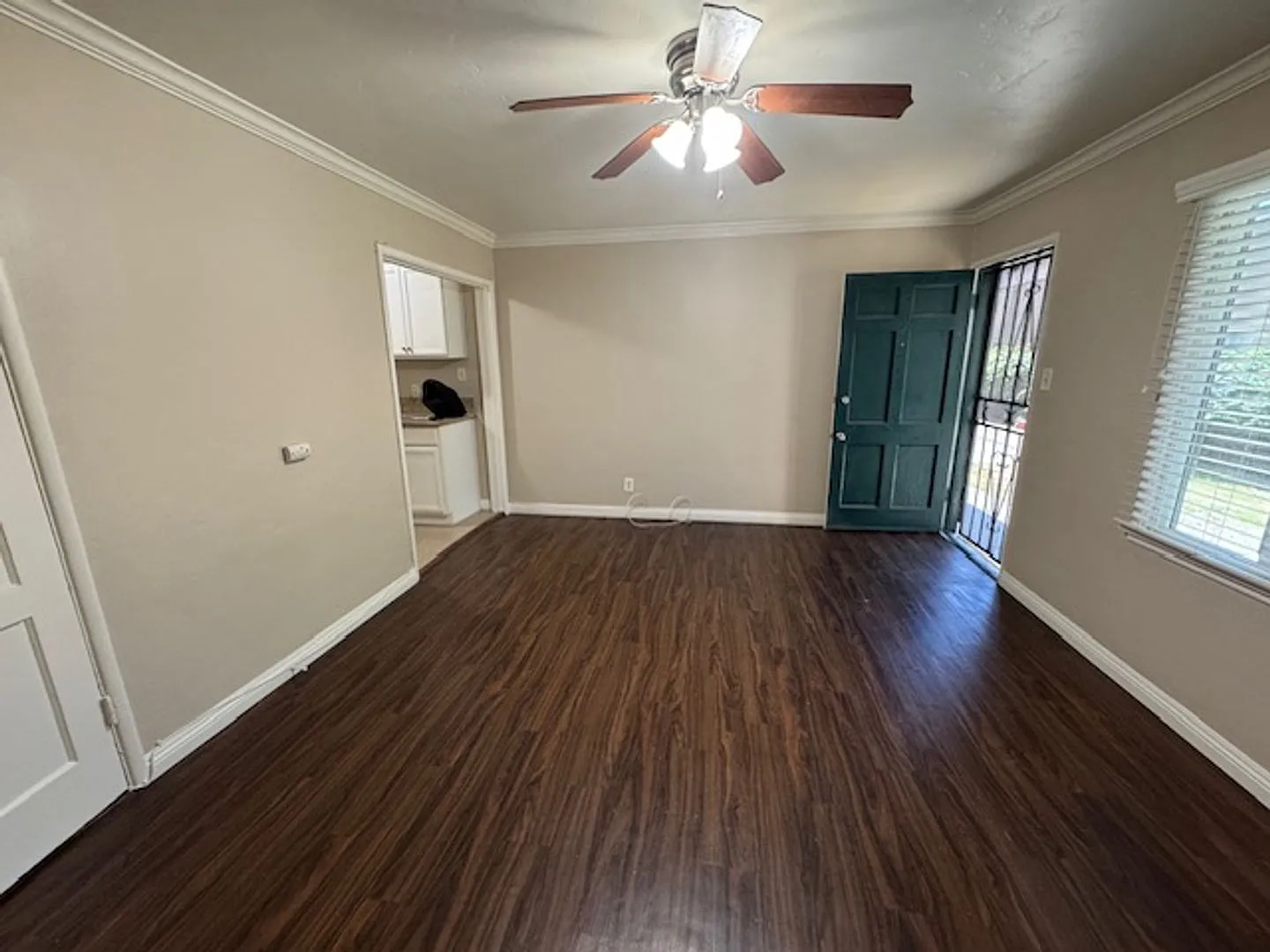 937 Magnolia Ave — Photo 3
