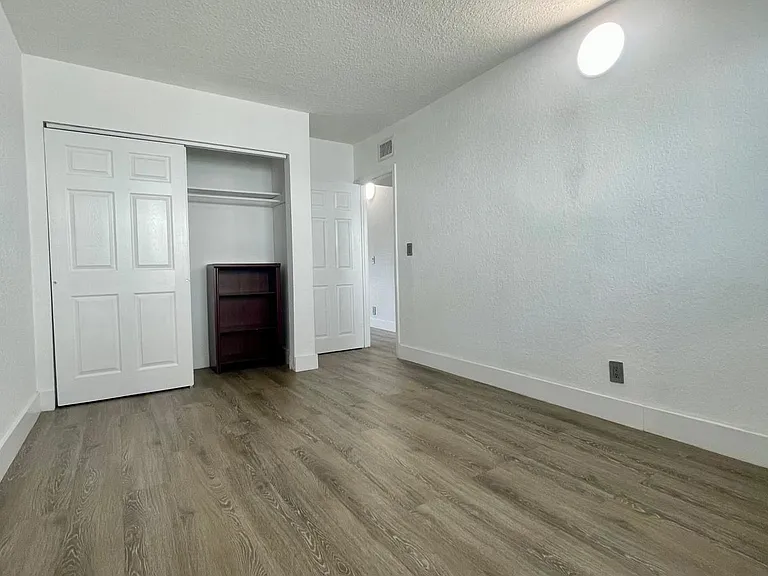 651 NW 42nd Ct #118 — Photo 27
