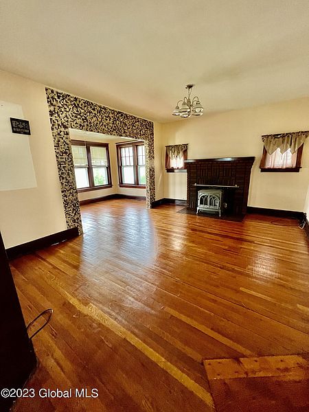 3rd image of 1502 Sausse Avenue