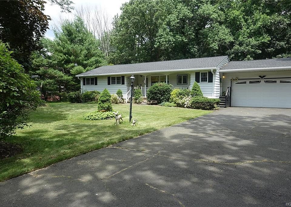 1st image of 10 Marget Ann Ln