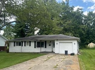 108 W Chaplin St, Robinson, IL 62454