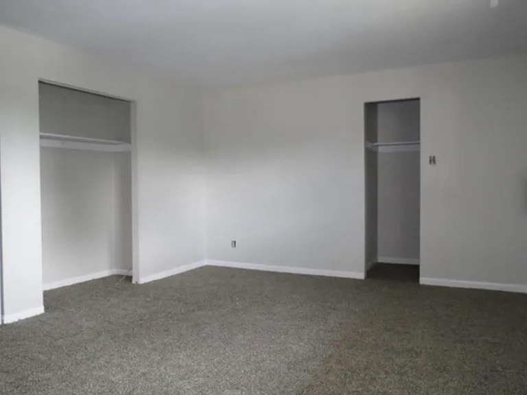 357 N Broad St #8 — Photo 7