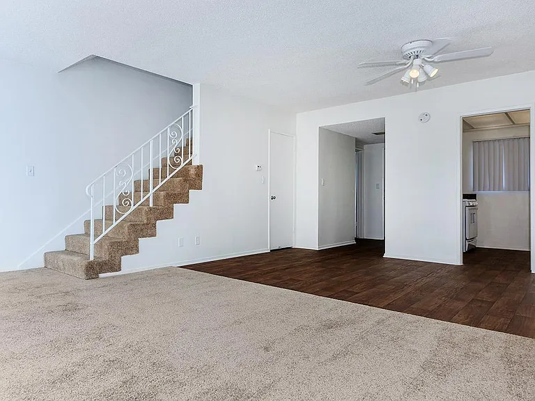 Castilian and Cordova Apartment Homes — Photo 41
