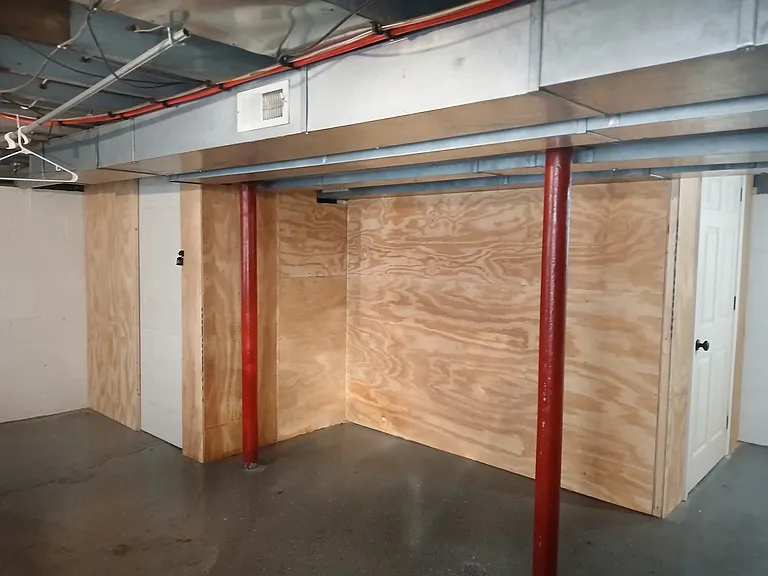23921 Oxford St #2 — Photo 22
