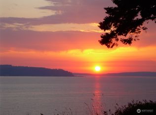 3902 S Camano Dr, Camano Island, WA
