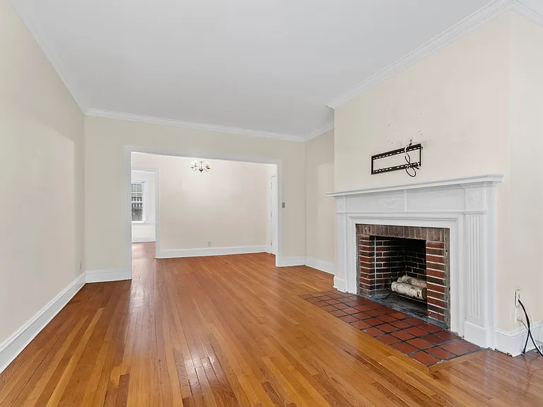 315 Tappan St #1 — Photo 6