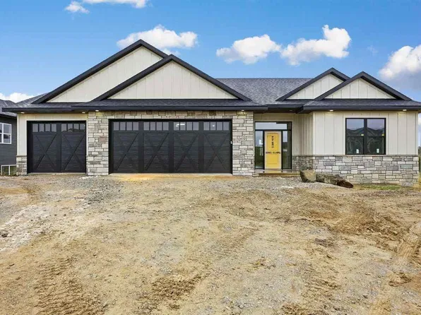 652 Rock Ridge Rd, Tiffin, IA 52340