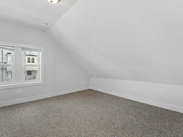 1645 W 17th St #2 — Photo 7