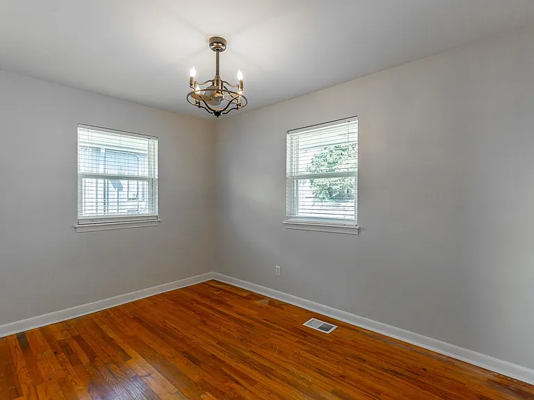 1605 Foust St — Photo 8