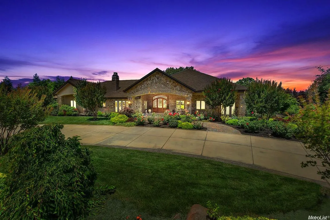 8830 Chambray Rd photo 1