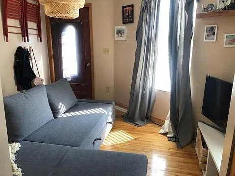 214 8th St SE #1 — Photo 5