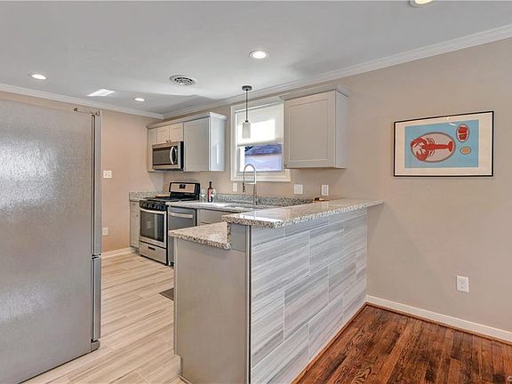 5th image of 116 W Chatham Dr