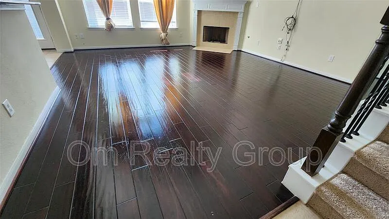 5 bed, 3.5 bath, 3483 sqft, $3,295 — Photo 3