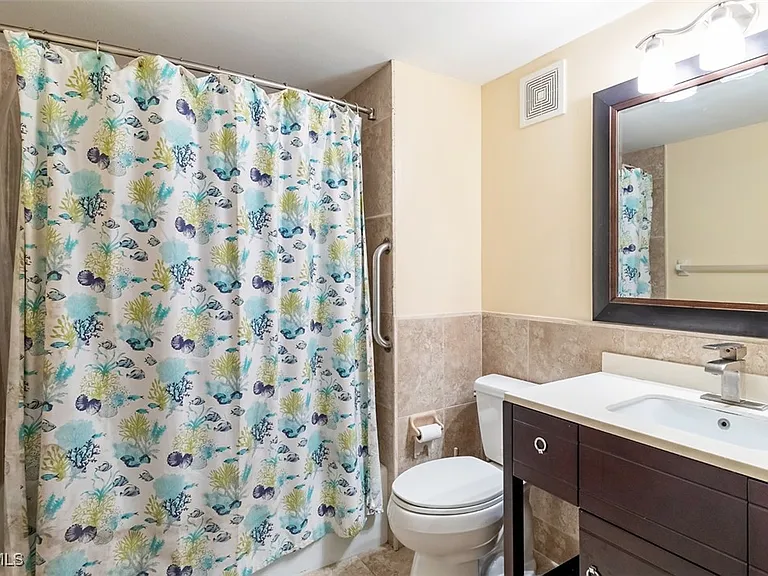 1900 Virginia Ave #102 — Photo 13