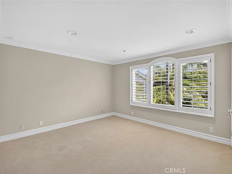 49 Cambria Dr — Photo 38