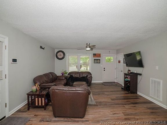 5th image of 3640 Gloucester Dr