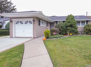 274 1st Ave, Massapequa Park, NY 11762