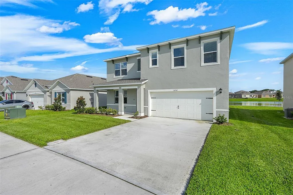 5 bed, 3.0 bath, 2601 sqft, $2,400 — Photo 2