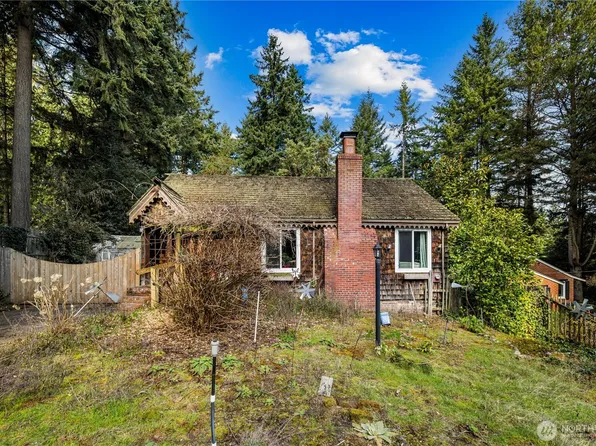 2552 NE 168th Street, Lake Forest Park, WA 98155