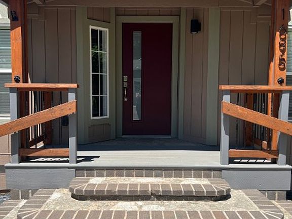 2nd image of 1695 Lilac Ln