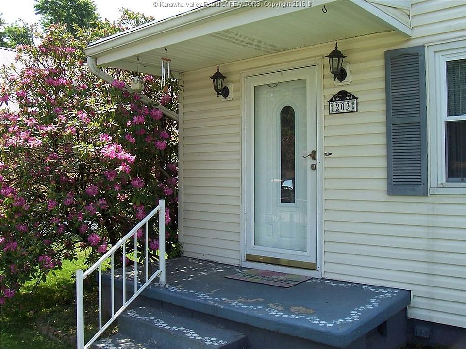 1st image of 203 Marshall Ave