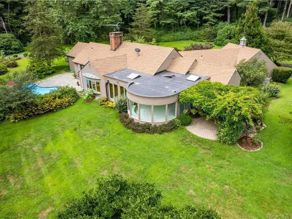 1255 North Stone Street, Suffield, CT 06093