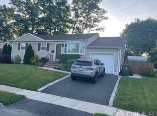 24 Acme Pl, Colonia, NJ 07067