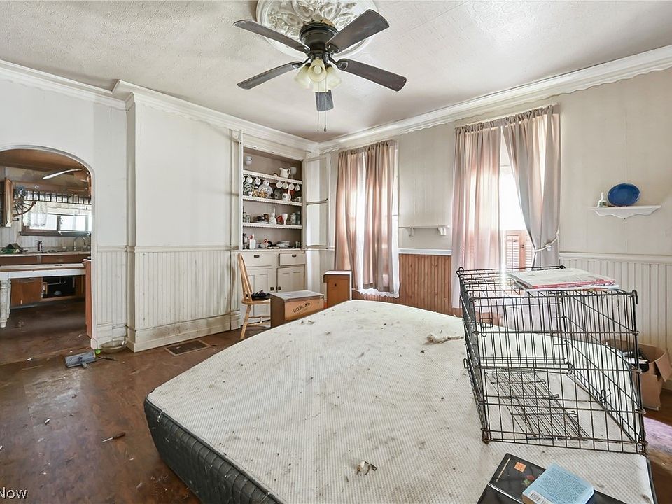 10th image of 341 Canton St