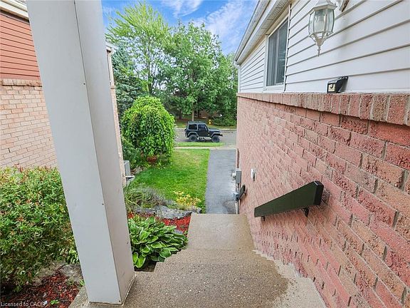 3rd image of 128 Macatee Pl