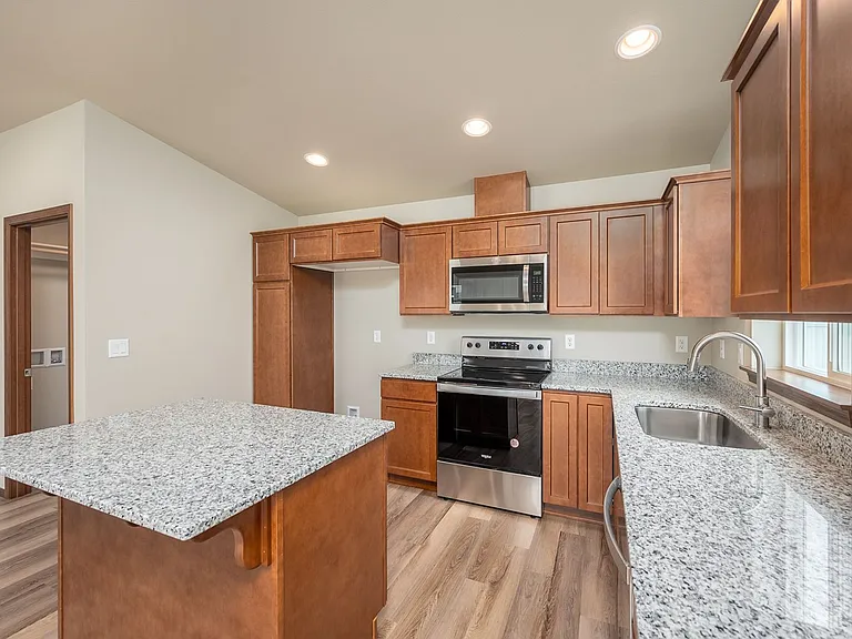 373 S Newton Ave — Photo 6