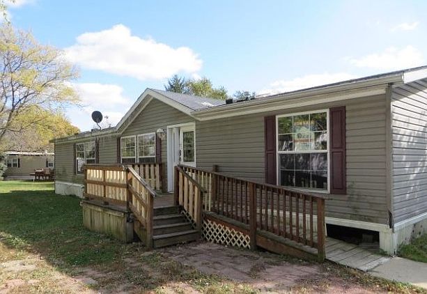 2nd image of 1473 Meadow Ln