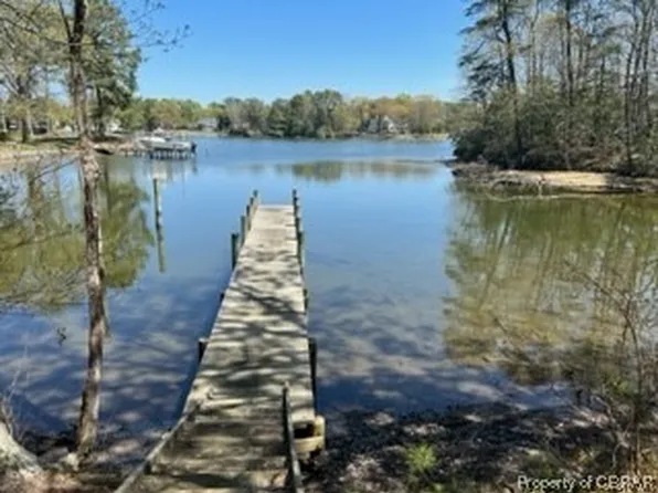 12 Old Fairport Rd, Reedville, VA 22539