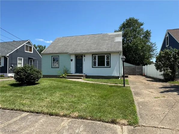 2716 Gilbert Ave NE, Canton, OH 44705