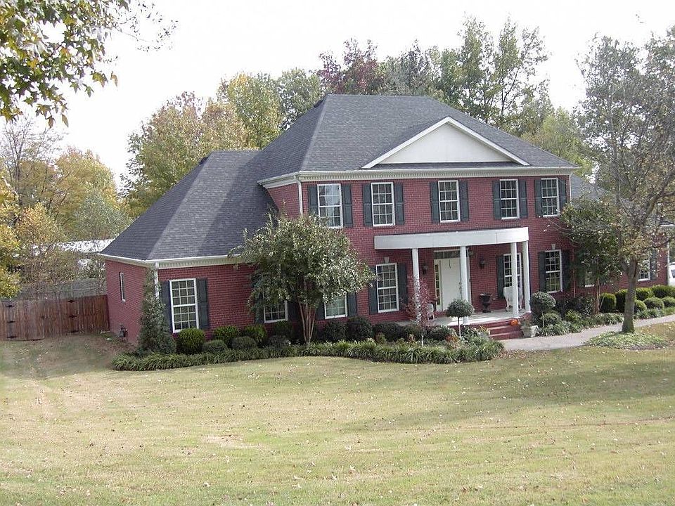 1st image of 838 Dianne Ct E
