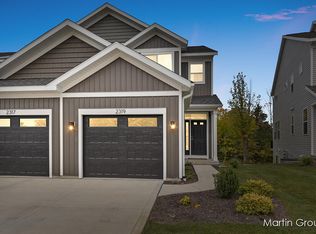 2235 NE Watertown Way, Grand Rapids, MI