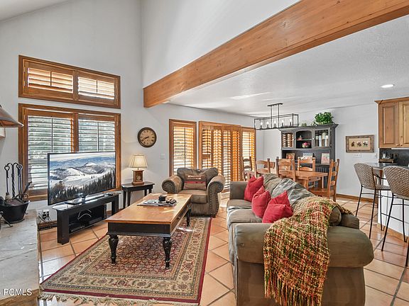 4th image of 2478 Deer Lake Dr #1A