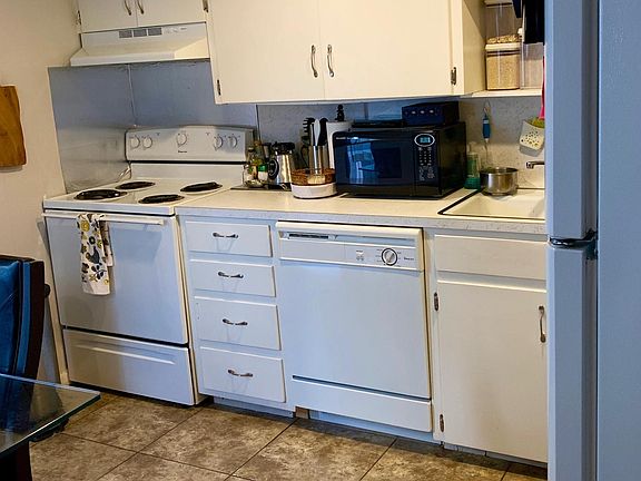 5th image of 8805 Dawnridge Cir APT 101